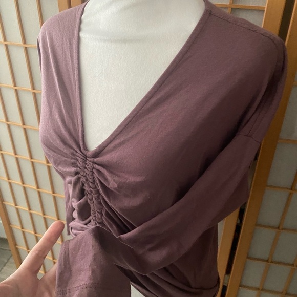 American Original Rewash ruched Purple Top V-neck Wear 2 Ways Size Small - Picture 5 of 8